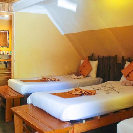 Elephant Trail Guesthouse And Backpackers Касане Экстерьер фото