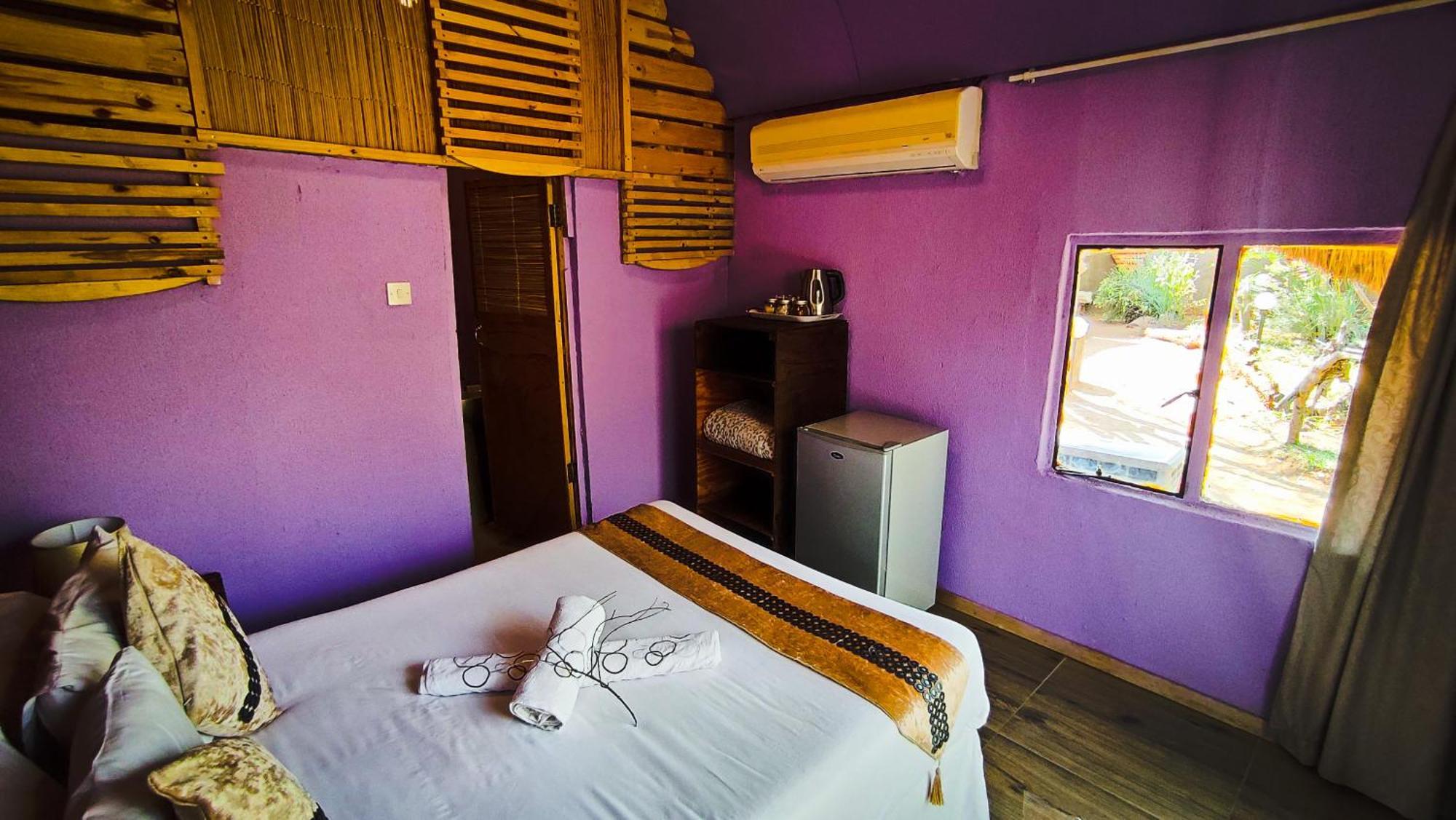 Elephant Trail Guesthouse And Backpackers Касане Номер фото
